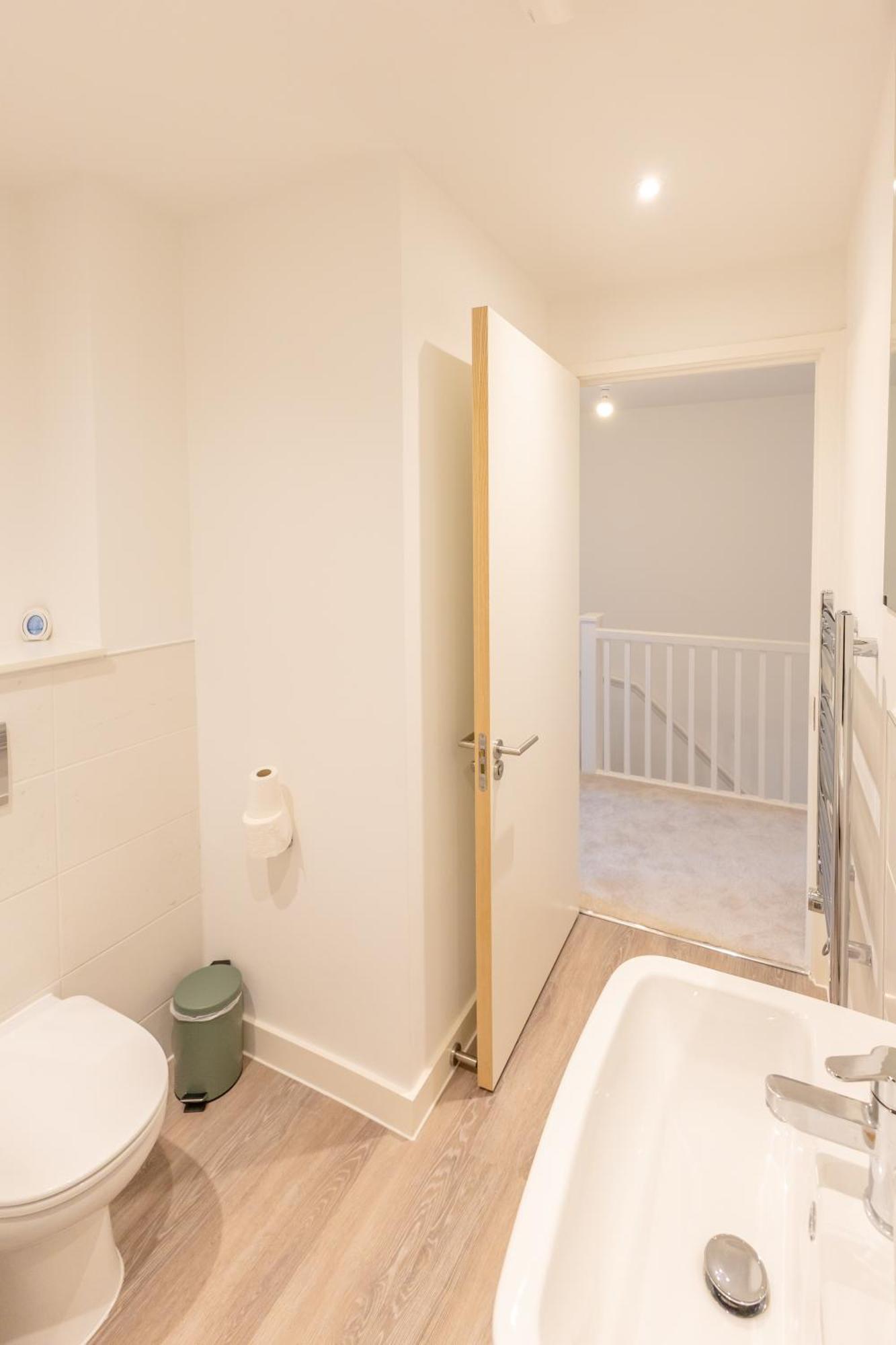 A Mordern Semi-detached House With 3 Bedroom Holiday home