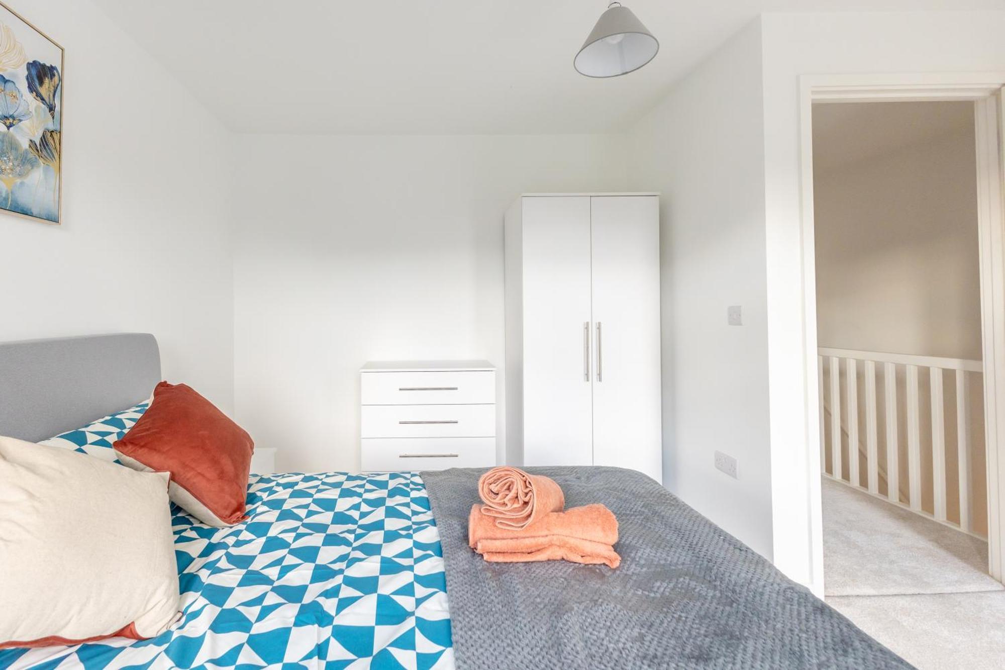 Holiday home A Mordern Semi-detached House With 3 Bedroom Manchester